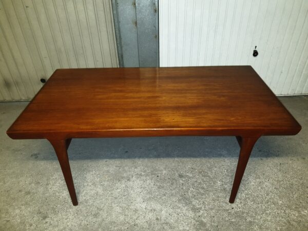 Table danoise palissandre Ib Kofod Larsen 1960