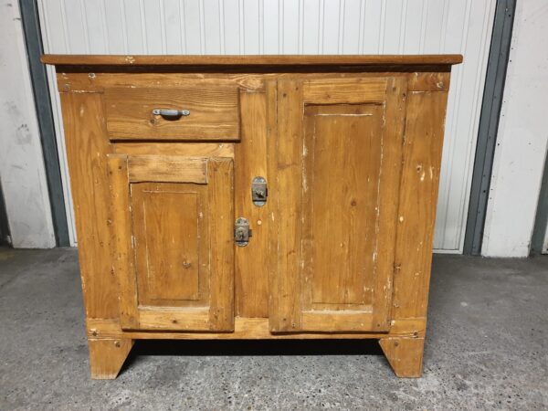 Buffet bas de montagne / chalet pitchpin début XXème