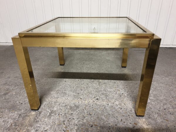 Petite table basse / Bout de canapé laiton et verre vintage