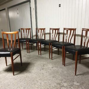 Suite de 6 chaises scandinaves en teck 1960