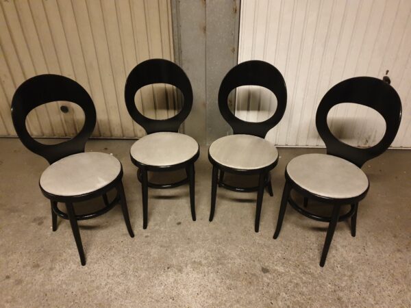 Suite de 4 chaises Mouette Baumann