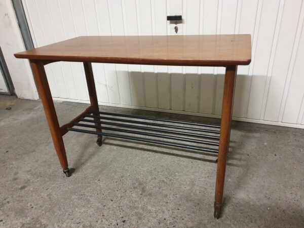 Table d’appoint / desserte vintage teck design Danemark 1960