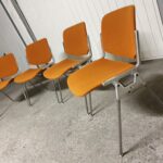 Suite de 4 chaises Piretti Castelli années 70 – Image 7