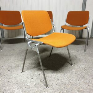 Suite de 4 chaises Piretti Castelli années 70