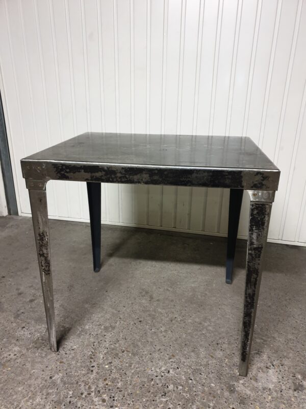 Petite table industrielle métal brossé noir – Image 5