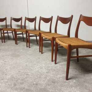 Suite de 6 chaises danoises en teck Mid-Century