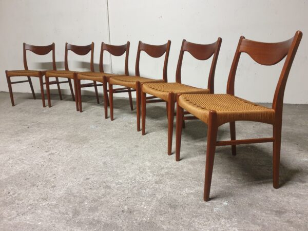 Suite de 6 chaises danoises en teck Mid-Century