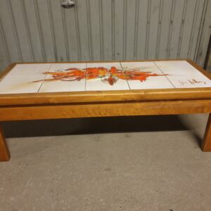 Table basse vintage orme et céramique 70's
