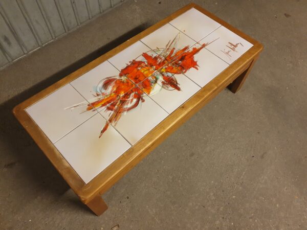 Table basse vintage orme et céramique 70's – Image 5