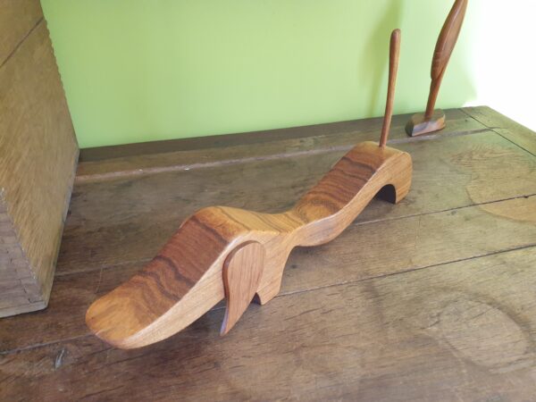 Sculpture Teckel en teck design scandinave Mid-Century – Image 2