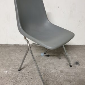 Chaise "Polyprop" Robin Day par AIRBORNE années 60