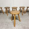 Tabouret tripode en bois Mid-century Le Corbusier – Image 9