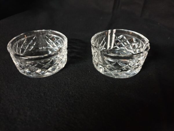 Paire de saloir et poivrier de table vintage 60's – Image 2