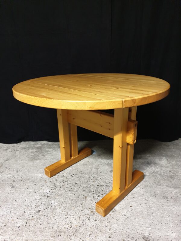Table à manger ronde Charlotte Perriand Les Arcs vintage en pin des années 60 – Image 3