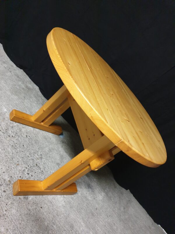 Table à manger ronde Charlotte Perriand Les Arcs vintage en pin des années 60 – Image 7